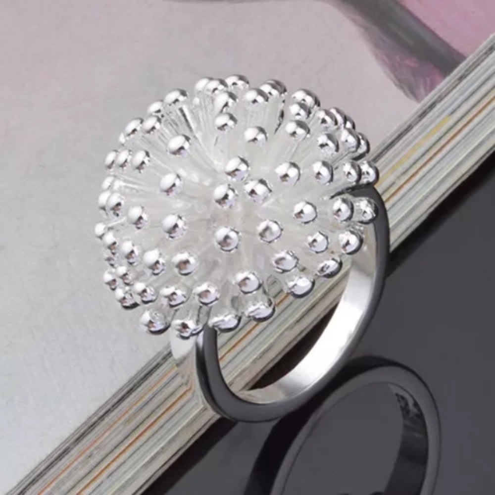 ✅🌹925 Stamped Cocktail Fireball  Daisy Ring.